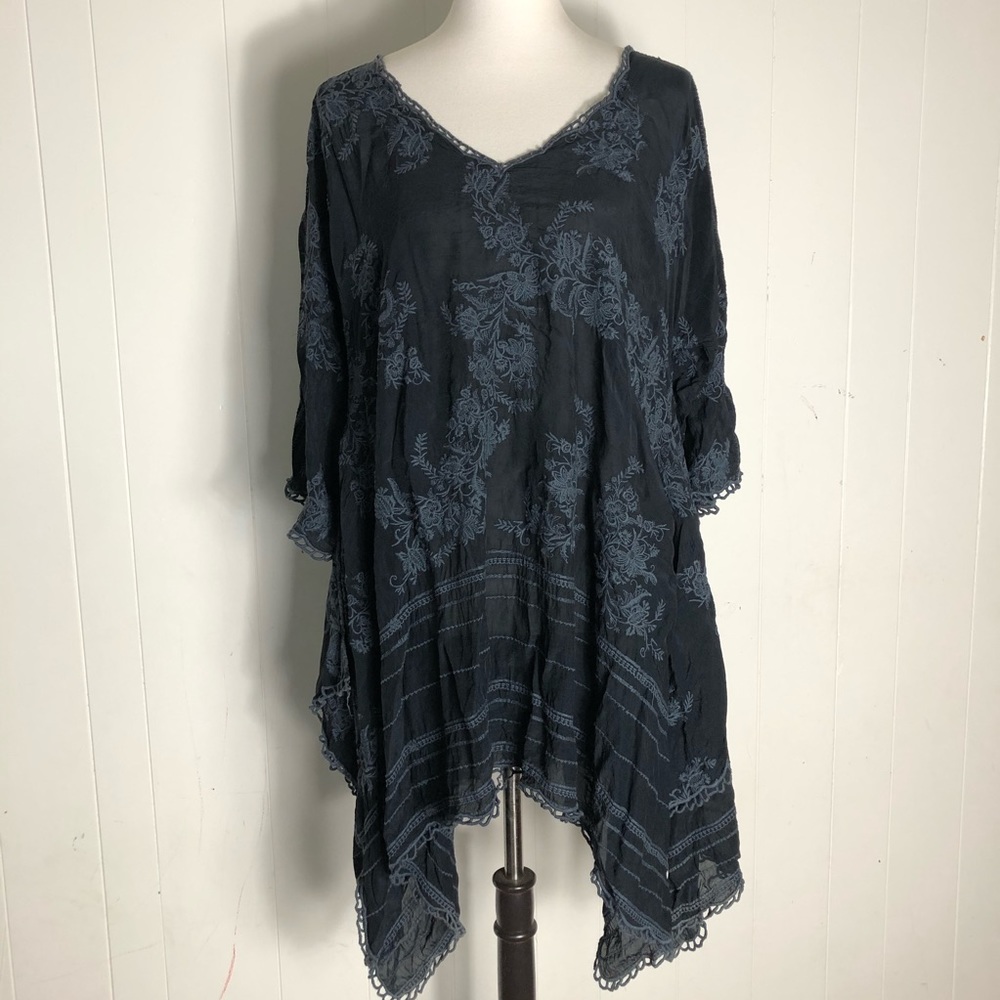 Johnny Was Embroidered Long Blouse Top Black Large